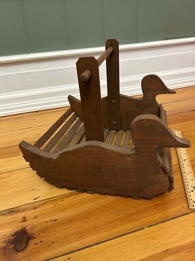 Wooden Duck-Shaped Rustic Basket - Brown